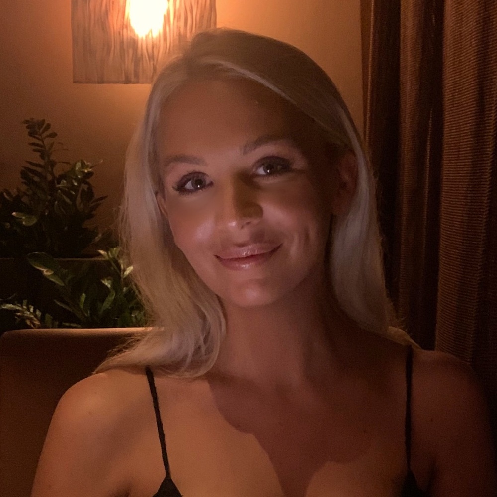 Meet your Posher, Dana